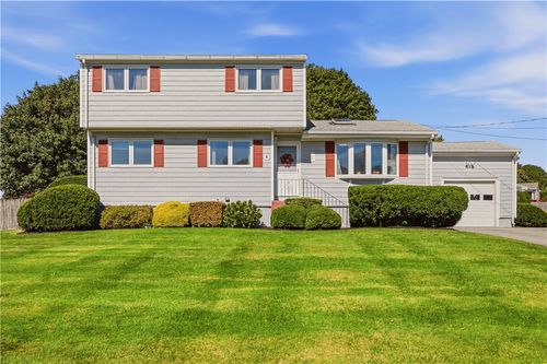31 Redwood Rd, Portsmouth, RI, 02871-1013 | Card Image