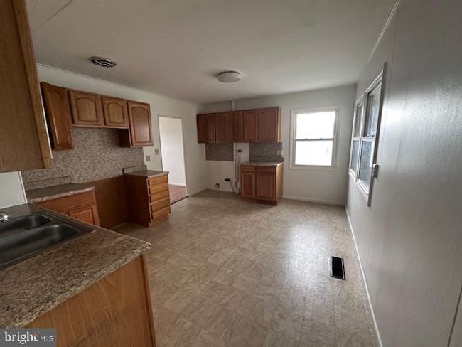 901 Walnut St, House other with 5 bedrooms, 2 bathrooms and null parking in ROARING SPRING PA | Image 19