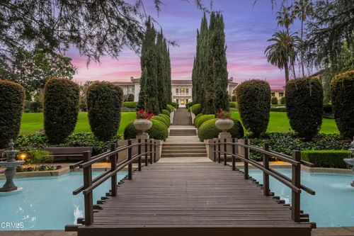 380 W Green St, Pasadena, CA, 91105-1878 | Card Image