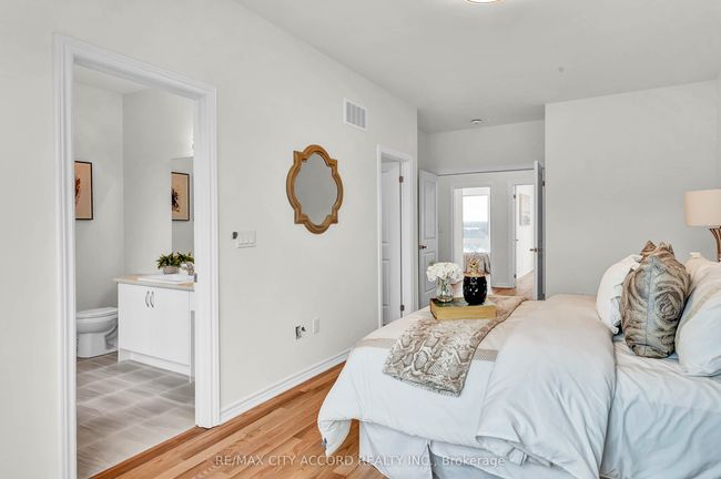 87 Inverary Cres, House attached with 3 bedrooms, 3 bathrooms and 1 parking in Vaughan ON | Image 18
