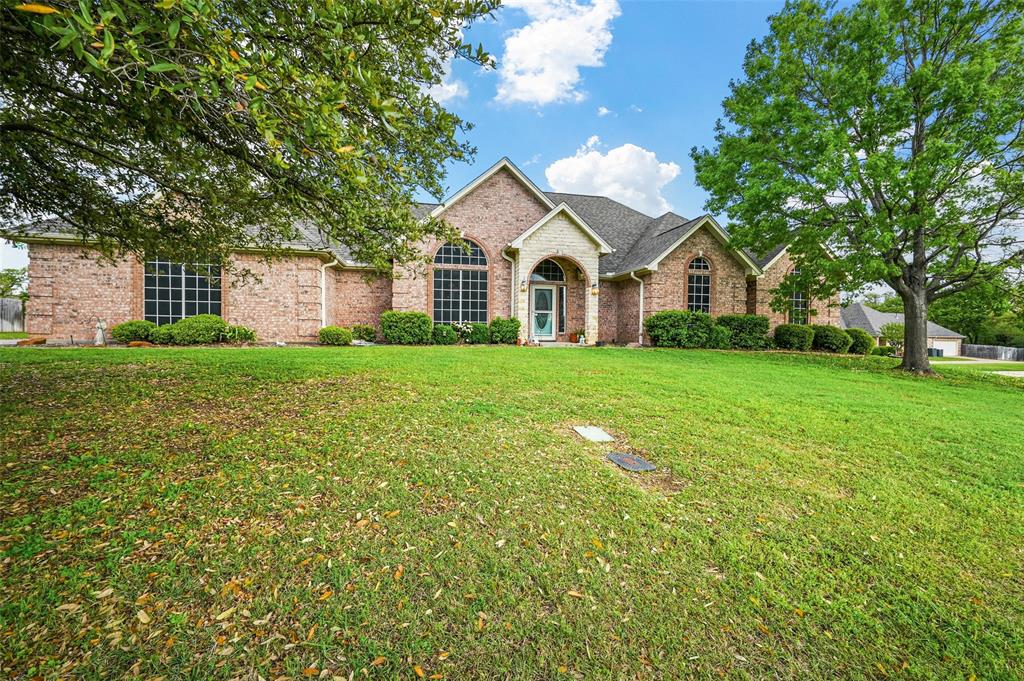 Winding Oak Ln, Burleson, TX 76028