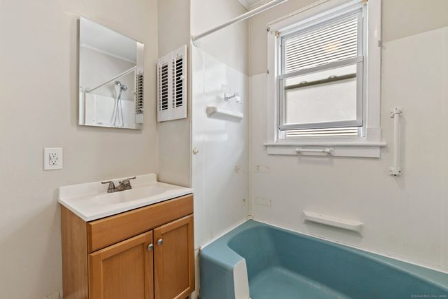 73 Allen St, Home with 2 bedrooms, 1 bathrooms and null parking in Windsor CT | Image 15