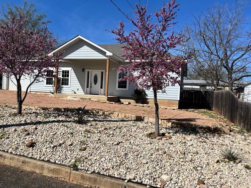 512 Saint Ann St, Fredericksburg, TX, 78624-4003 | Card Image