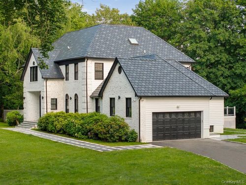 33 High Farms Rd, Glen Head, NY, 11545-2222 | Card Image