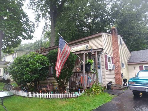 874 Bloomingburg Road, Wallkill, NY, 12721 | Card Image