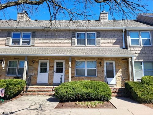 33 Hancock Ct, Flemington, NJ, 08822-2004 | Card Image