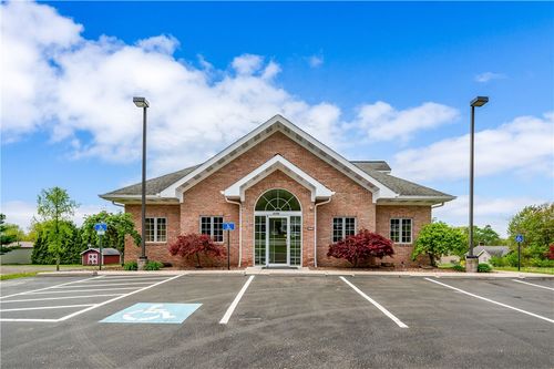 3135 Wilmington Rd, New Castle, PA, 16105-1179 | Card Image