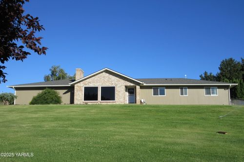 80 Hickory Ln, Selah, WA, 98942-9520 | Card Image
