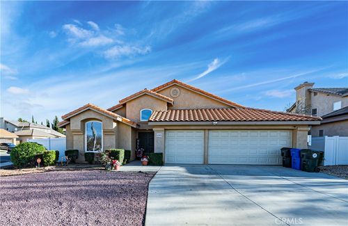 12325 Atoka Ln, Victorville, CA, 92392-8014 | Card Image