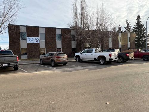 201-205 2 St Ne, Slave Lake, AB, T0G0A9 | Card Image