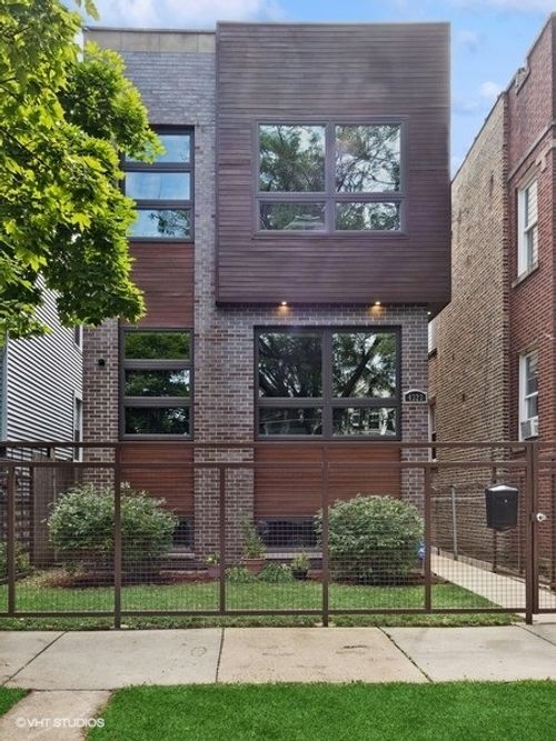 4323 N Saint Louis Ave, Chicago, IL, 60618-1122 | Card Image