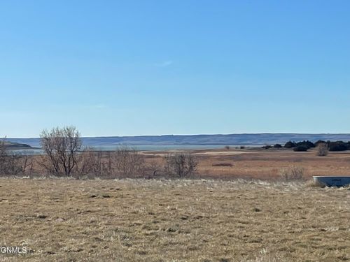 27 Rudy Ln Sw, Linton, ND, 58552-9067 | Card Image