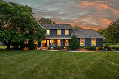11912 N Lantern Ln, Mequon, WI, 53092-1566 | Card Image