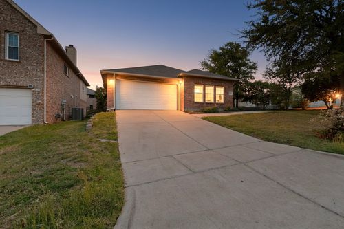 6525 Willow Oak Ct, Fort Worth, TX, 76112-1167 | Card Image