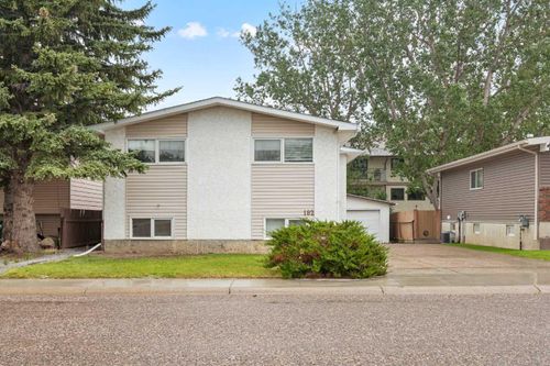 182 Oxford Rd W, Lethbridge, AB, T1K4V4 | Card Image