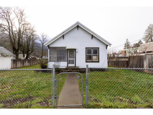 104 1st St, Klickitat, WA, 98628-1001 | Card Image