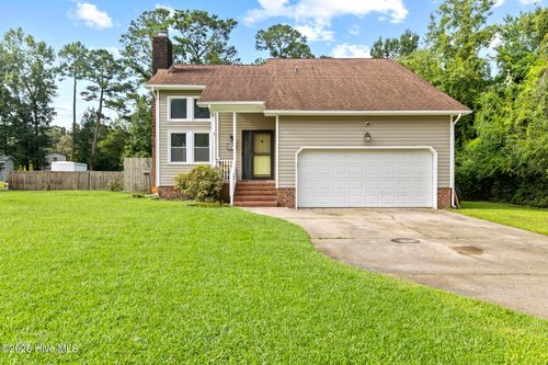 329 Southwest Dr, Jacksonville, NC, 28540-9516 | Card Image