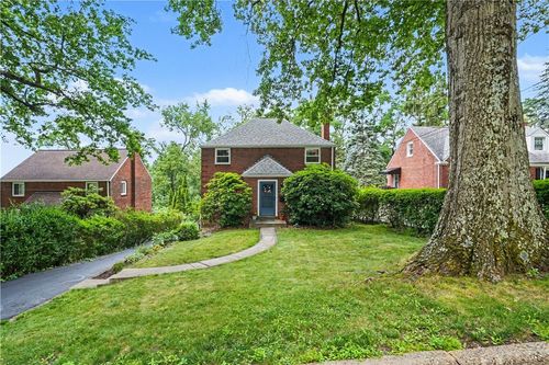 284 Barclay Ave, Pittsburgh, PA, 15221-4032 | Card Image