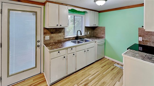 Kitchen | Image 5