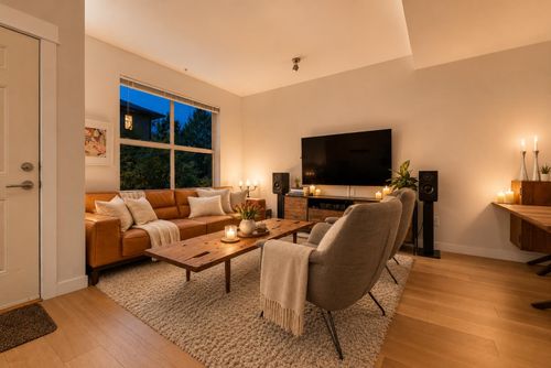 3-307 E 15th St, North Vancouver, BC, V7L2R6 | Card Image