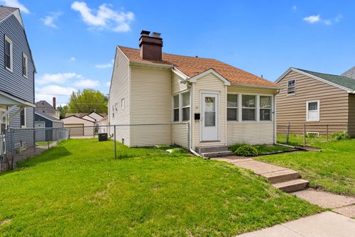 120 N Elmwood Ave, Davenport, IA, 52802-1521 | Card Image