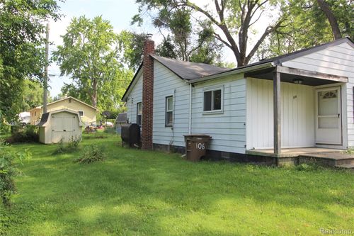 106 W Cornell Ave, Pontiac, MI, 48340-2720 | Card Image