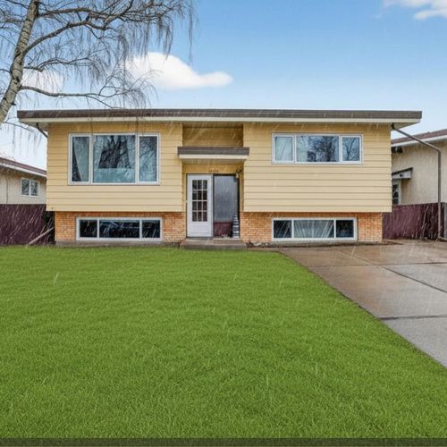 1510 15 St N, Lethbridge, AB, T1H2Z2 | Card Image