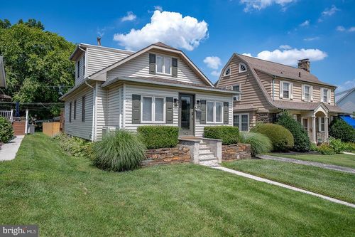 142 E 14th Ave, CONSHOHOCKEN, PA, 19428-2325 | Card Image