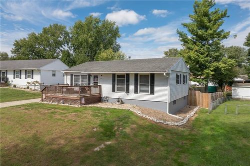 2502 Evergreen Ln, Saint Joseph, MO, 64503-2029 | Card Image