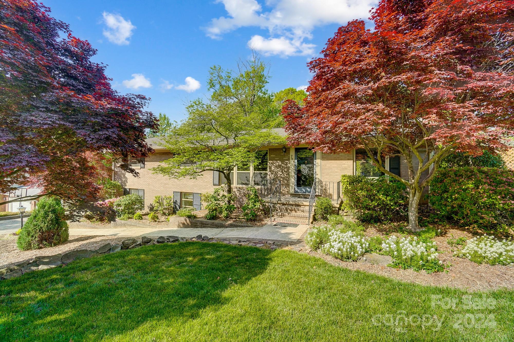 Williamsburg Dr, Concord, NC 28025