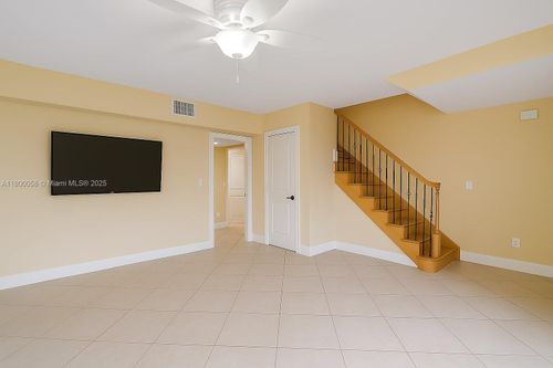 347 Virginia St, Hollywood, FL, 33019-2000 | Card Image