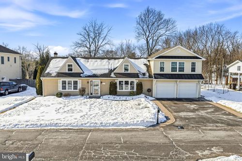 2142 Elm Ave, WARRINGTON, PA, 18976-2360 | Card Image