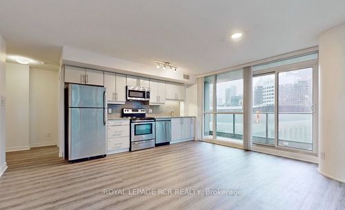 904-33 Bay St, Toronto, ON, M5J2Z3 | Card Image