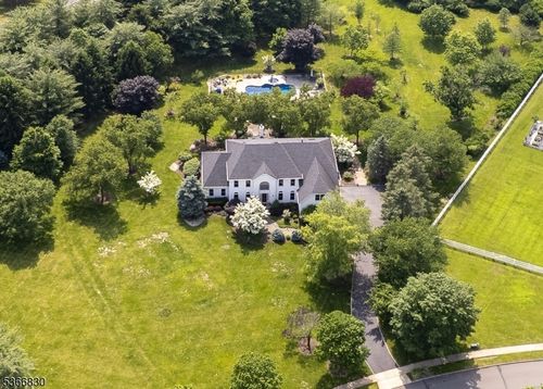 162 Updikes Mill Rd, BELLE MEAD, NJ, 08502-5842 | Card Image