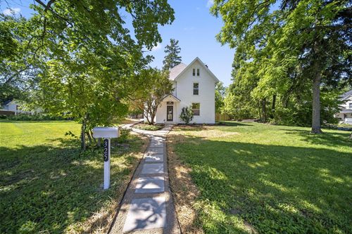 325 W William St, Delaware, OH, 43015-2407 | Card Image