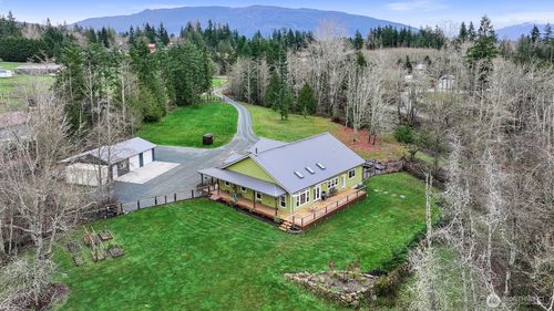 5592 Parkridge Pl, Sedro Woolley, WA, 98284-8195 | Card Image