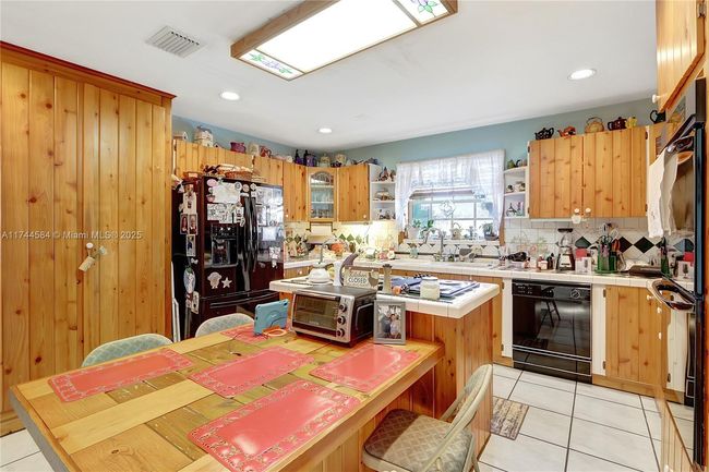 9299 Jamaica Dr, House other with 4 bedrooms, 2 bathrooms and null parking in Cutler Bay FL | Image 7