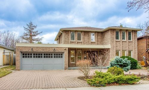 7 Bramble Dr, North York, ON, M3B2E9 | Card Image