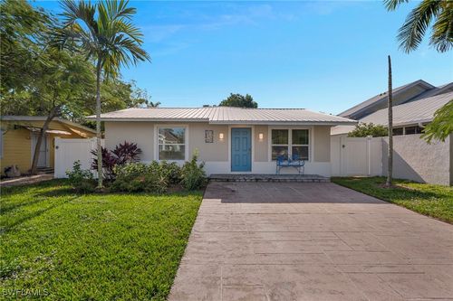 712 110th Ave N, Naples, FL, 34108-1820 | Card Image