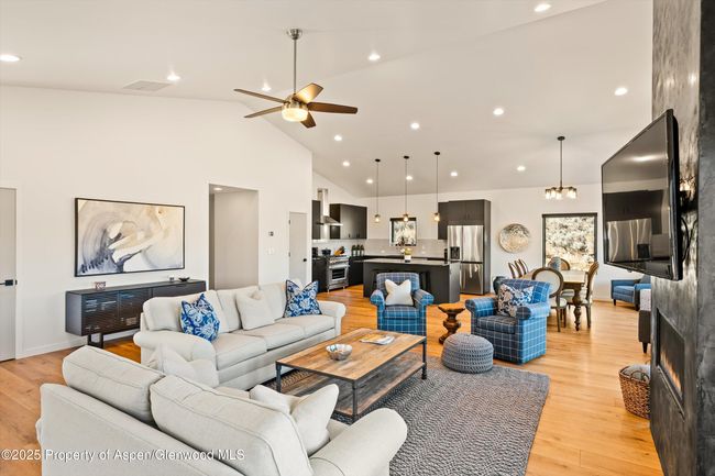 950 Hidden Valley Dr, House other with 3 bedrooms, 3 bathrooms and null parking in Glenwood Springs CO | Image 5