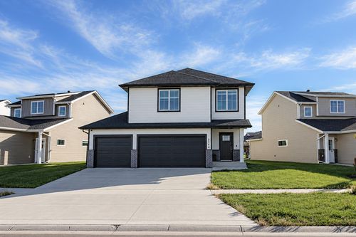 2154 65th Ave S, Fargo, ND, 58104-7832 | Card Image