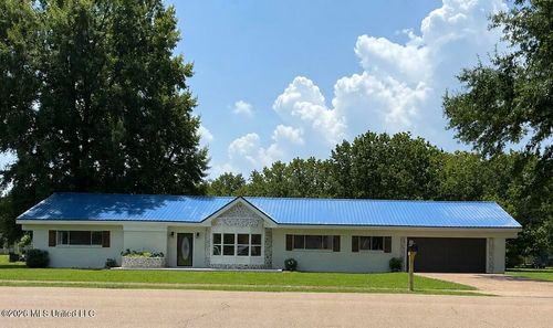 237 Central Ave, Coldwater, MS, 38618-9711 | Card Image