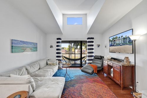 d3-1008 Green Pine Blvd, West Palm Beach, FL, 33409-7018 | Card Image
