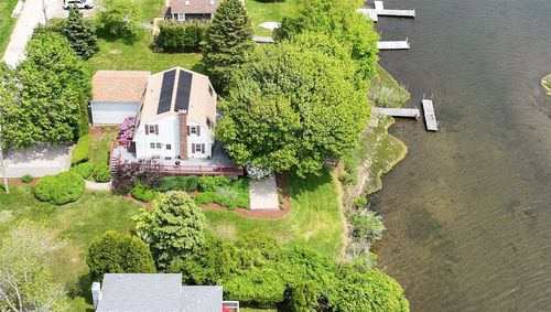 20 5th Ave, Narragansett, RI, 02882-3677 | Card Image
