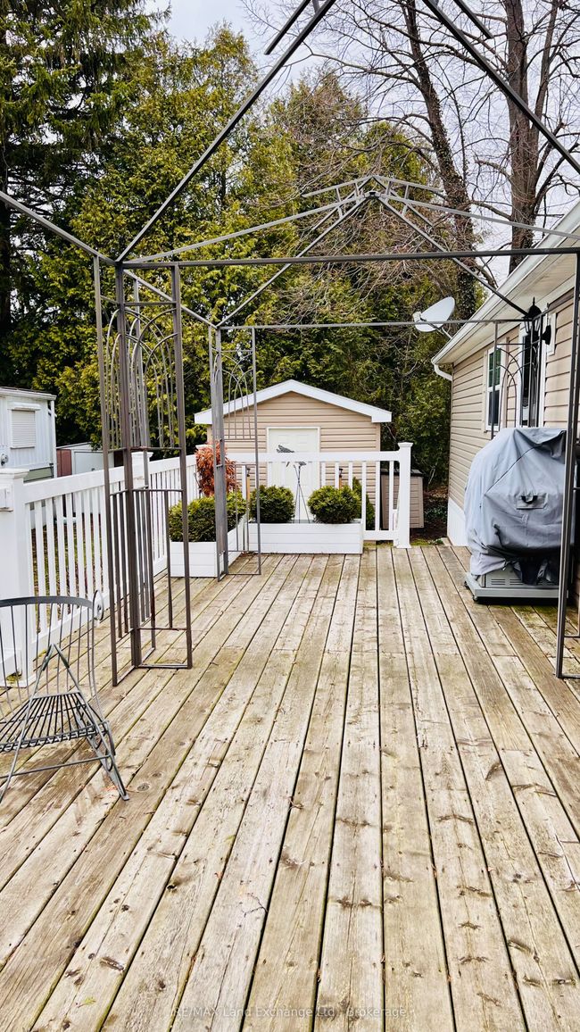 16 Sutton Dr, House other with 2 bedrooms, 2 bathrooms and 2 parking in Goderich ON | Image 5