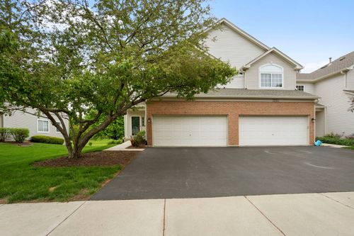2250 Stoughton Dr, Aurora, IL, 60502-6246 | Card Image