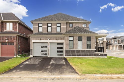 49 Ainslie Hill Cres, Sutton West, ON, L0E1R0 | Card Image