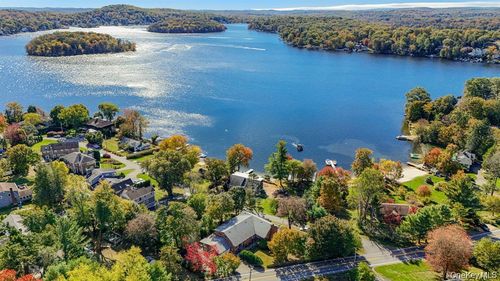 500 N Lake Blvd, Mahopac, NY, 10541-1748 | Card Image