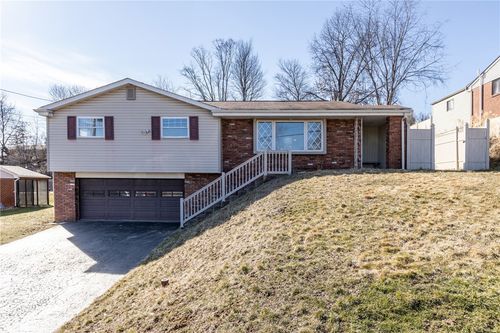 716 Redstone Dr, Allison Park, PA, 15101-4239 | Card Image