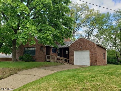 917 21st St Ne, Canton, OH, 44714-2168 | Card Image